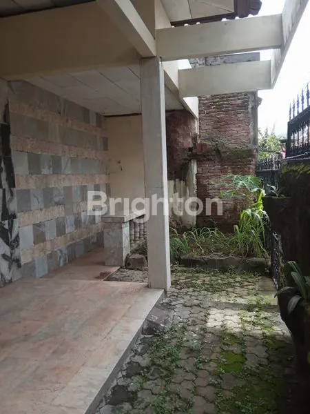 image TANAH MURAH BONUS RUMAH LANTAI MARMER DAN GRANIT DI KESIMAN, DENPASAR  TIMUR (1)