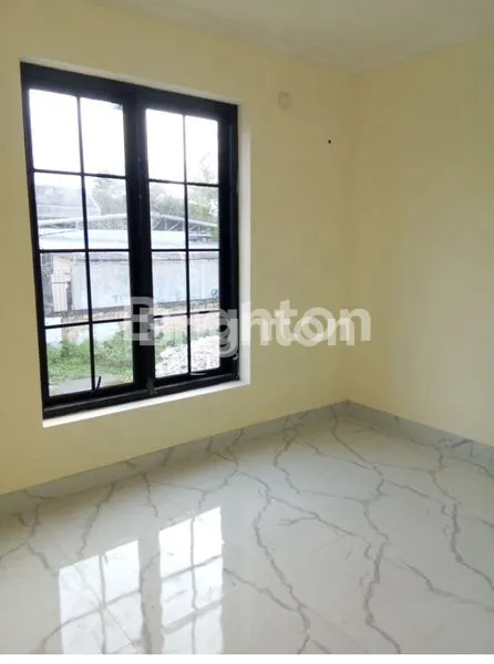 image HUNIAN 3LANTAI DENGAN DESAIN MODERN  (5)