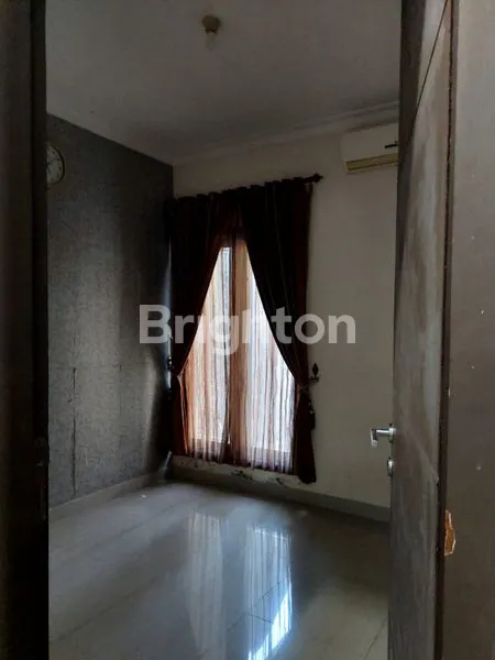 image RUMAH SIAP HUNI SEMI FURNISH GRESIK KOTA (8)