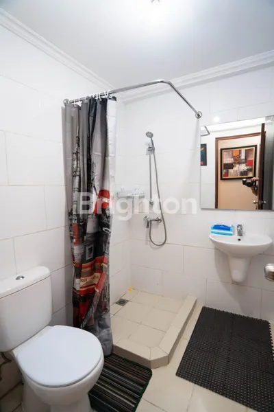 image APARTMENT PAKUWON INDAH WATERPLACE SURABAYA BARAT (8)