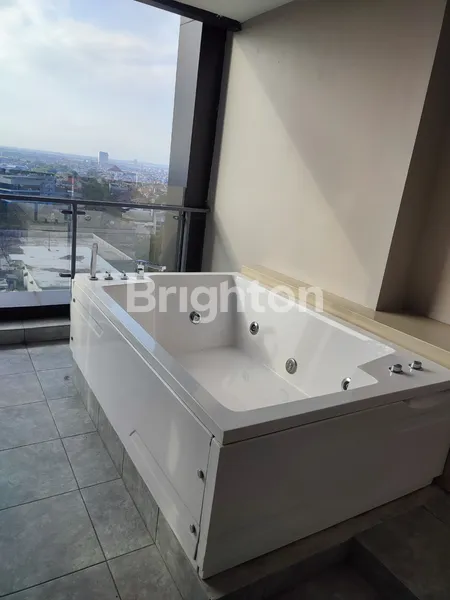 LANGKA DAN BARU GRESS !!! APARTEMEN GRAND SUNGKONO LAGOON ( GSL ) YANG DILENGKAPI PRIVATE BATHTUB DENGAN VIEW KOTA DAN PRIVATE LIFT