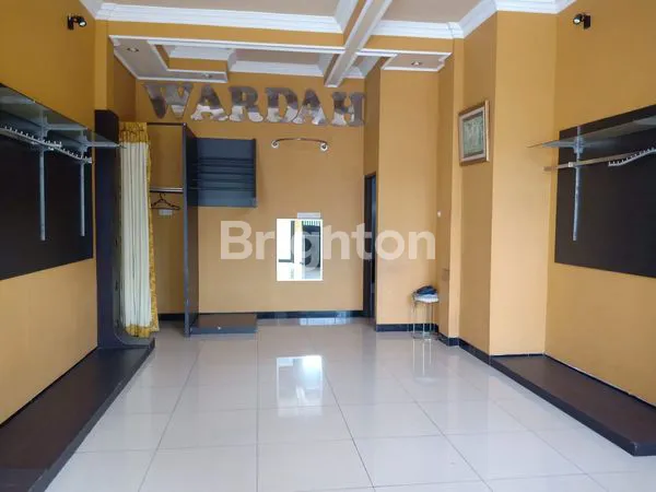 image RUMAH USAHA 2 LANTAI DI RAYA PENANGGUNGAN MOJOKERTO (3)