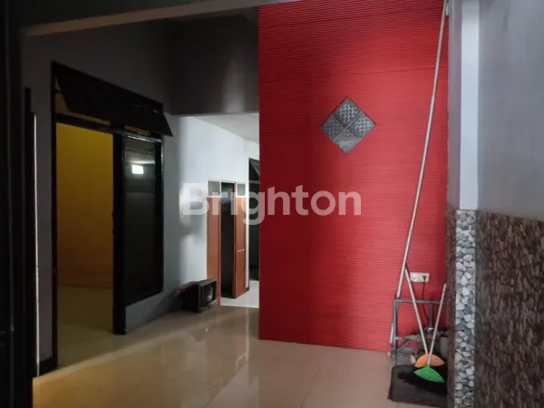 image RUMAH USAHA 2 LANTAI DI RAYA PENANGGUNGAN MOJOKERTO (4)