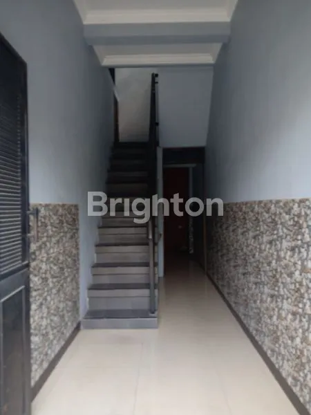 image RUMAH USAHA 2 LANTAI DI RAYA PENANGGUNGAN MOJOKERTO (8)
