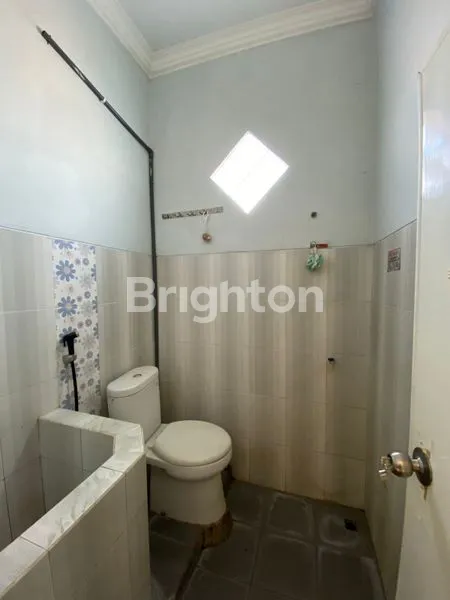 image RUMAH USAHA 2 LANTAI DI RAYA PENANGGUNGAN MOJOKERTO (7)