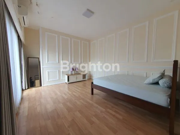 image DIJUAL RUMAH CANTIK DAN MEWAH DUA LANTAI DI PERUM SPRING HILL (7)