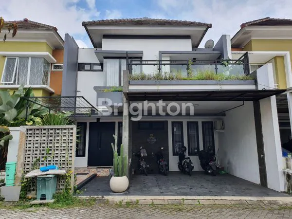 image DIJUAL RUMAH CANTIK DAN MEWAH DUA LANTAI DI PERUM SPRING HILL (1)