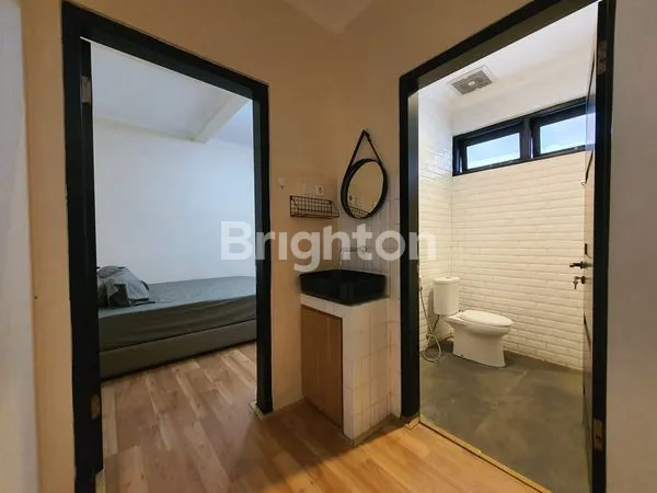 image DIJUAL RUMAH CANTIK DAN MEWAH DUA LANTAI DI PERUM SPRING HILL (4)