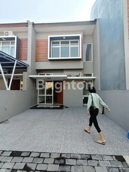 image RUMAH MINIMALIS 2 LANTAI BARU GRESS UNDER 1M DI TENGAH KOTA SOLO (1)