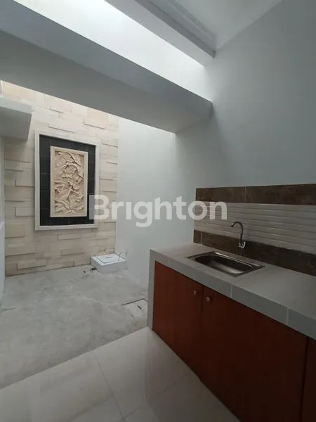 image RUMAH MINIMALIS 2 LANTAI BARU GRESS UNDER 1M DI TENGAH KOTA SOLO (8)