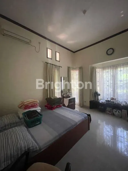 image SIAP PAKAI RUMAH 1LANTAI BUAGUS TERAWAT DI BENDUL MERISI DEKAT JALAN RAYA BESAR STRATEGIS AREA RAMAI DEKAT CITRALAND PAKUWON MALL SURABAYA (3)