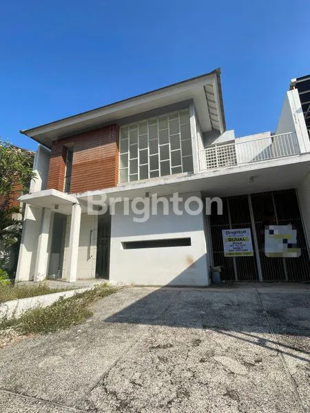 image SIAP HUNI RUMAH 2LANTAI TERAWAT NYAMAN STRATEGIS DI WATERFRONT SURABAYA ROW JALAN LUAS SELANGKAH PAKUWON MALL GWALK MAYJEN SUNGKONO SURABAYA, HARGA NEGO (1)