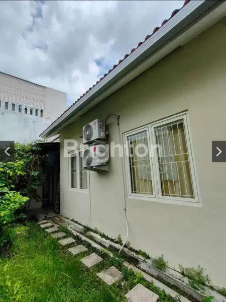 image RUMAH CANTIK LINGKUNGAN TENANG DAN LUAS (5)