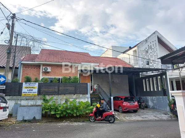 image RUMAH CANTIK LINGKUNGAN TENANG DAN LUAS (1)