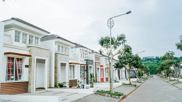 image RUMAH MINIMALIS MODERN PARK HILL CITRAGARDEN MALANG (2)