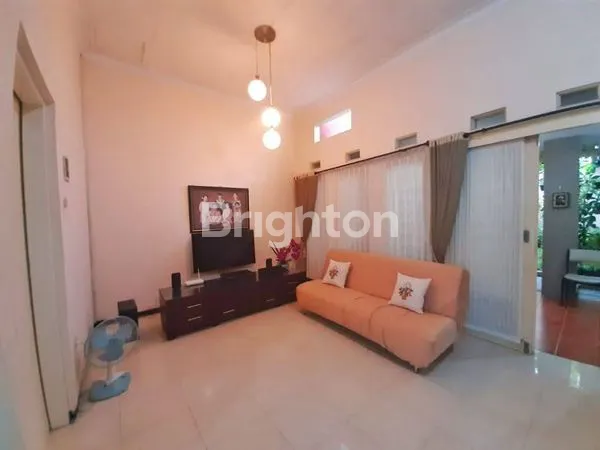 image RUMAH BAGUS DI KOMPLEKS PERMATA JINGGA  (2)