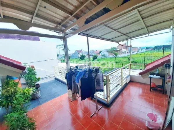 image RUMAH BAGUS DI KOMPLEKS PERMATA JINGGA  (4)