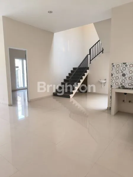 image TERMURAH!! RUMAH BARU GRESS 2 LANTAI SIMPANG DARMO PERMAI SELATAN,  MURAH SAJA (5)