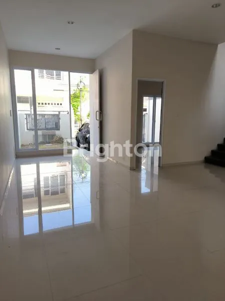 image TERMURAH!! RUMAH BARU GRESS 2 LANTAI SIMPANG DARMO PERMAI SELATAN,  MURAH SAJA (3)