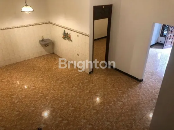 image RUMAH DARMO PERMAI 2 LANTAI DEKAT RAYA HR MUHAMMAD, GRAHA FAMILI (3)