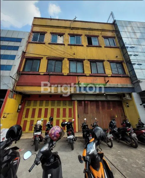 image RUKO DUA GANDENG STRATEGIS DI DEPOK COCOK UNTUK INDOMARET DAN ALFAMART SERTA GEDUNG DAN USAHA LAINNYA (1)