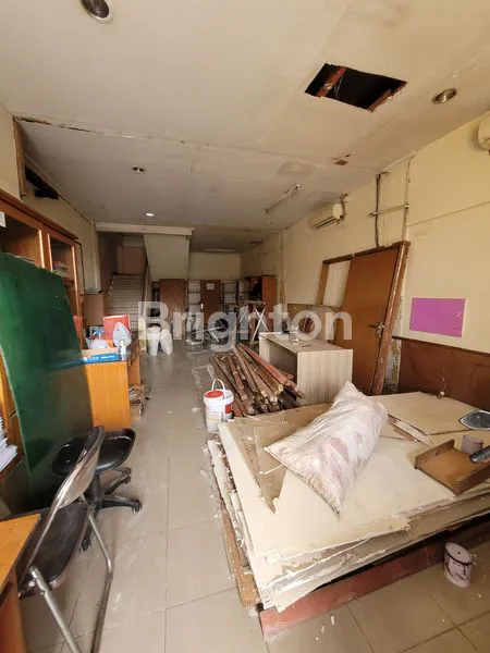 image RUKO DUA GANDENG STRATEGIS DI DEPOK COCOK UNTUK INDOMARET DAN ALFAMART SERTA GEDUNG DAN USAHA LAINNYA (2)