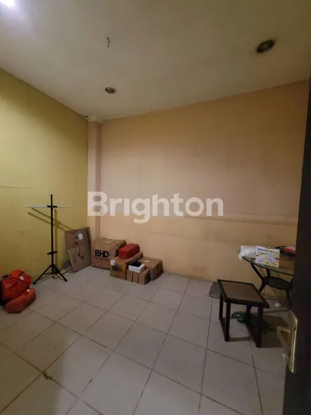 image RUKO DUA GANDENG STRATEGIS DI DEPOK COCOK UNTUK INDOMARET DAN ALFAMART SERTA GEDUNG DAN USAHA LAINNYA (7)