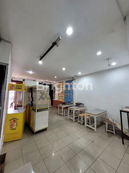image RUKO DUA GANDENG STRATEGIS DI DEPOK COCOK UNTUK INDOMARET DAN ALFAMART SERTA GEDUNG DAN USAHA LAINNYA (8)