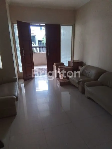 image RUMAH 2 LANTAI SIAP HUNI, TERAWAT DAERAH PONDOK TJANDRA INDAH CLUSTER MANGGIS (3)