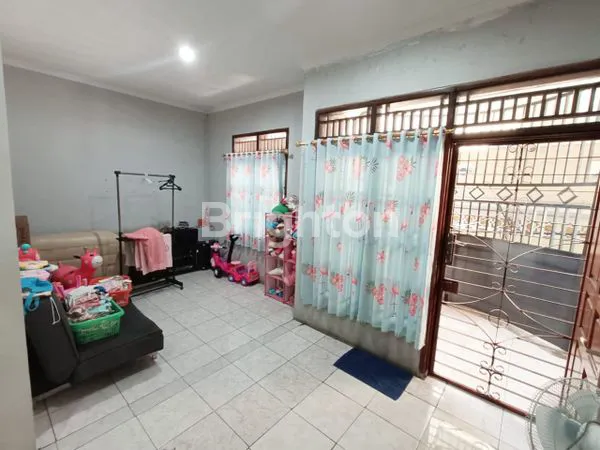 image RUMAH PEKOJAN TAMBORA 2,5 LANTAI, TERAWAT, BEBAS BANJIR, DEKAT TOL (6)