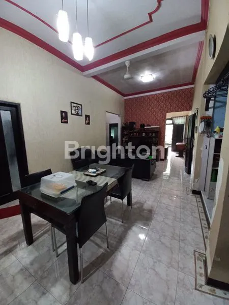 image RUMAH MODERN MINIMALIS LOKASI STRATEGIS DEKAT JALAN RAYA MERR DEKAT APARTEMEN TERKENAL DEKAT STIKOM (5)