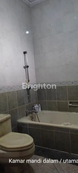 image RUMAH BESAR DI TENGAH KOTA (6)