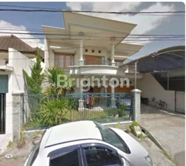 image RUMAH BESAR DI TENGAH KOTA (1)