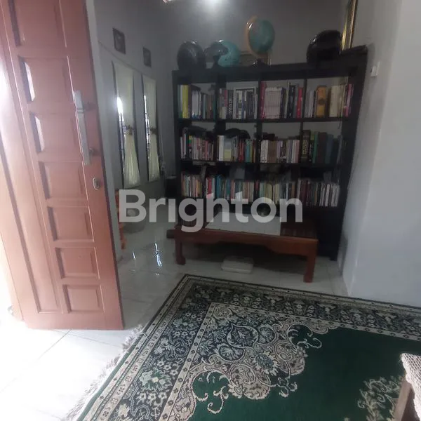 image RUMAH DI DAERAH KARIANGAU DEKAT PELABUHAN PETI KEMAS (3)