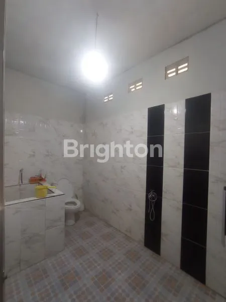 image RUMAH DI DAERAH KARIANGAU DEKAT PELABUHAN PETI KEMAS (4)