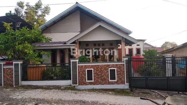 image RUMAH DI DAERAH KARIANGAU DEKAT PELABUHAN PETI KEMAS (1)