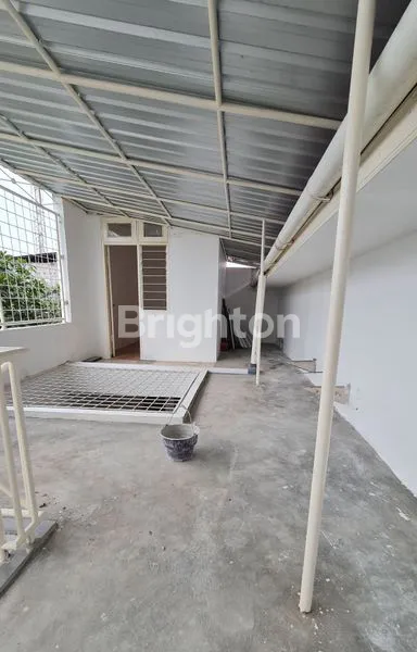 image RUMAH ASRI LOKASI STRATEGIS TENGAH KOTA (6)