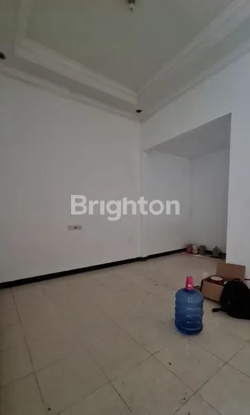 image RUMAH ASRI LOKASI STRATEGIS TENGAH KOTA (7)