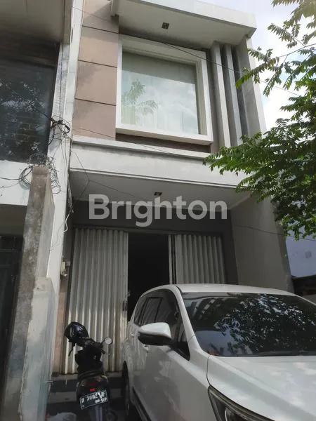 image RUKO  2 LT TENGAH KOTA .PUSAT  PERDAGANGAN BEBAS  BANJIR , 5 MNT KE SIMPANG 5, 5 MNT  KE RS  TLOGOREJO SEMI FURNISH , 1 UNIT AC, DAPUR KITCHEN SET, KOMPOR TANAM, KULKAS  (1)