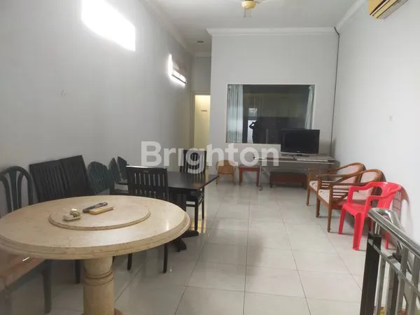 image RUKO  2 LT TENGAH KOTA .PUSAT  PERDAGANGAN BEBAS  BANJIR , 5 MNT KE SIMPANG 5, 5 MNT  KE RS  TLOGOREJO SEMI FURNISH , 1 UNIT AC, DAPUR KITCHEN SET, KOMPOR TANAM, KULKAS  (4)