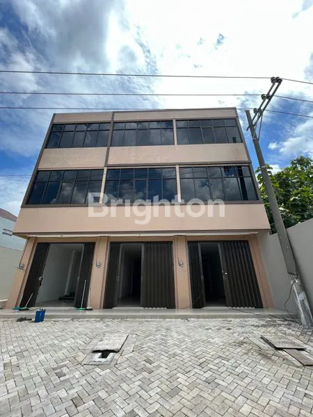 image DI JUAL RUKO 3 LANTAI RAYA WADUNGASRI. LOKASI RAMAI DAN COCOK BUAT KANTOR, TOKO ATAU DEPOT (3)