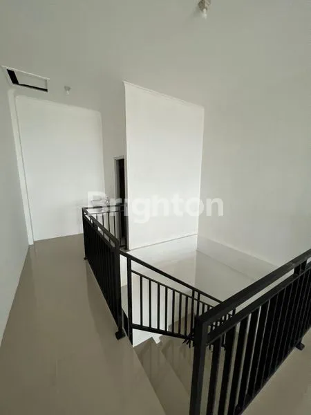 image DI JUAL RUKO 3 LANTAI RAYA WADUNGASRI. LOKASI RAMAI DAN COCOK BUAT KANTOR, TOKO ATAU DEPOT (2)