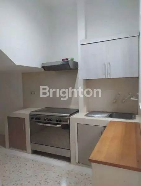 image RUMAH TOWN HOUSE RAGUNAN JAKARTA SELATAN (5)