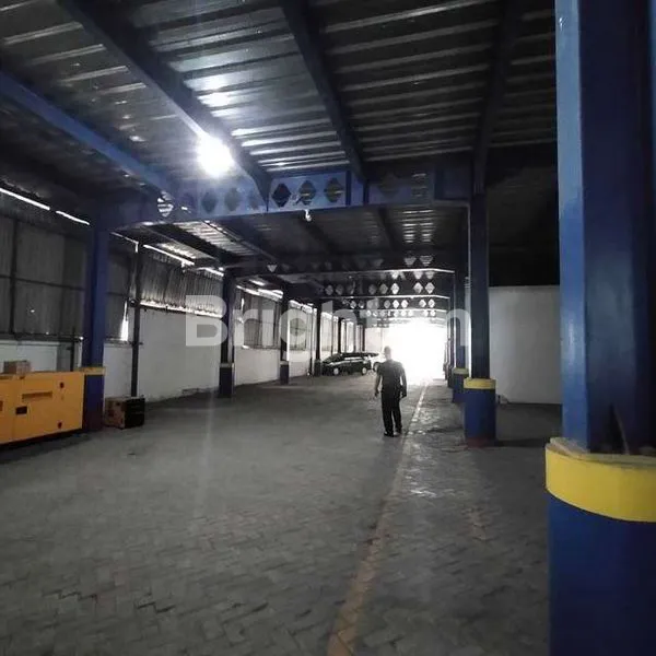 image GUDANG MURAH BANGUNAN BAGUS TERAWATJL VETERAN GRESIK (3)