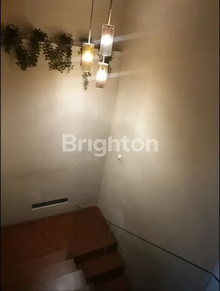 image RUMAH 2 LANTAI SEMI FURNISHED DI JANTUNGNYA KOTA BANDUNG (3)