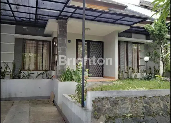 RUMAH 1 LANTAI SIAP HUNI TERAWAT LINGKUNGAN NYAMAN