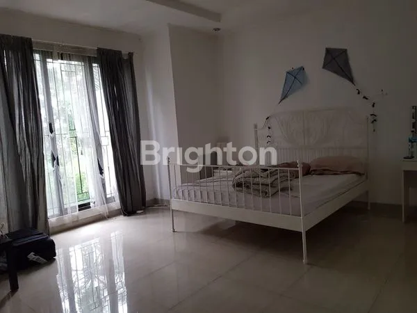 image RUMAH ULUJAMI, PESANGGRAHAN, JAKARTA SELATAN SEMI FURNISHED, SEDANG RENOV, KONDISI BAGUS, CIAMIK, GOODLOOKING (KODE RMRG1882) (1)