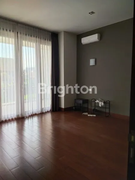 image RUMAH MEWAH 2,5 LANTAI DI SETRA DUTA BANDUNG TERAWAT DAN SIAP HUNI (4)