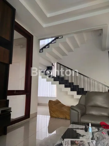image RUMAH MEWAH 2,5 LANTAI DI SETRA DUTA BANDUNG TERAWAT DAN SIAP HUNI (5)