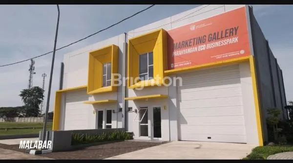 image GUDANG MODERN RASA VILLA DENGAN IZIN INDUSTRI (2)